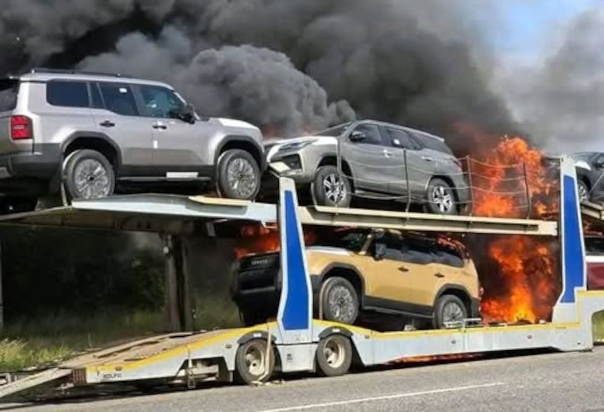 A car carrier truck caught fire near Musina, close to the Beitbridge border post, resulting in the destruction of five luxury vehicles.