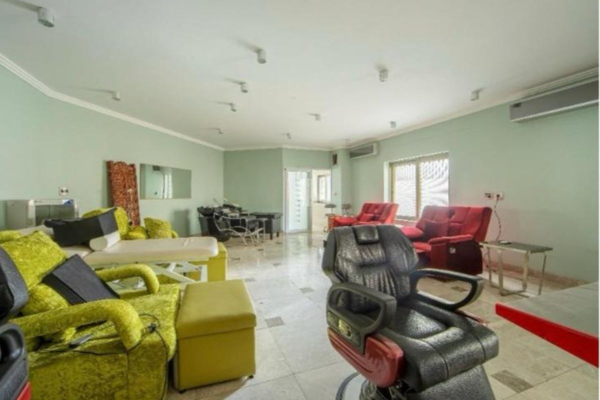 The 7 Saxonwold's mansion very own salon.